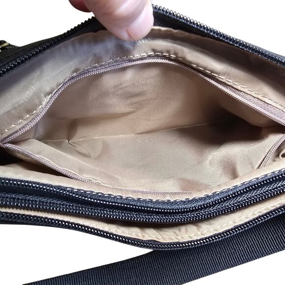 New Gun Tote'N Mamas Concealed Carry Leather Hobo Handbag
12" Shoulder Strap - Picture 7 of 13